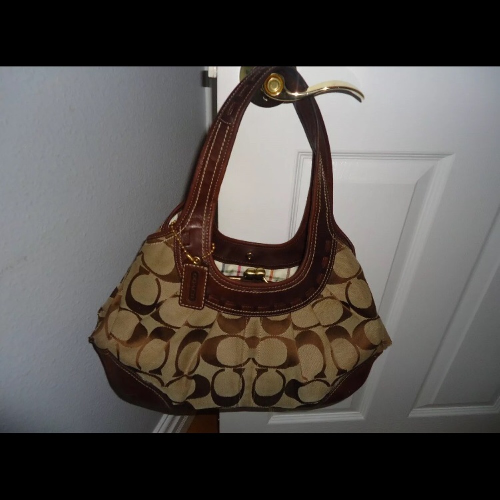 Coach Signature Shoulder Bag